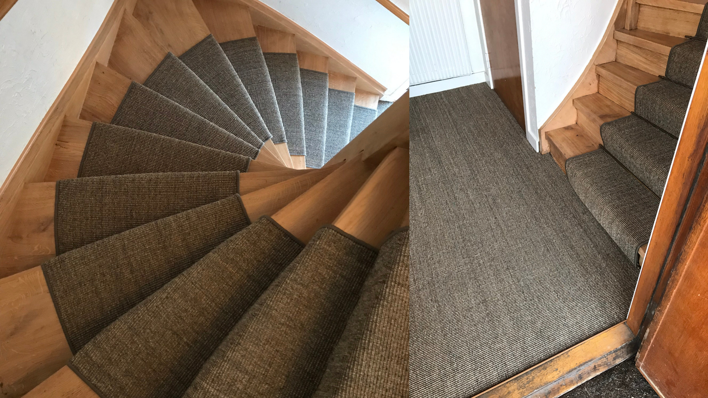 Svängd Trappmatta Med Fästen & Stänger