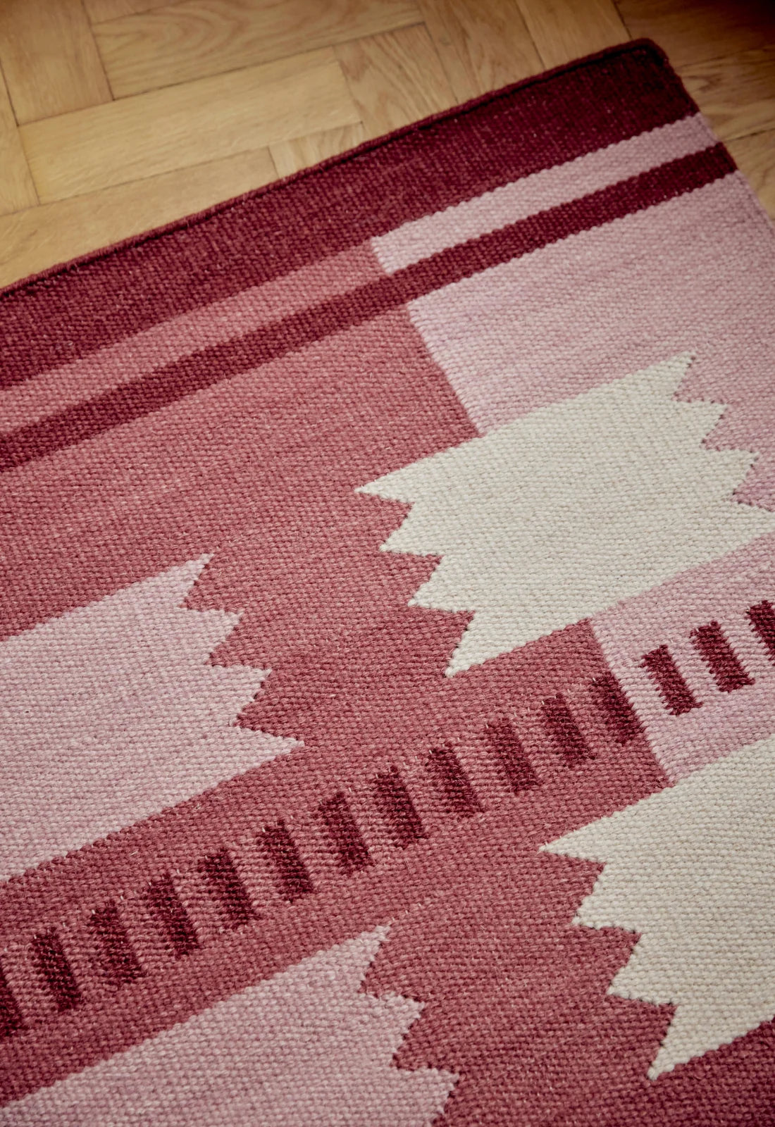 LAYERED Röllakan Hilma & Iris Ullmatta