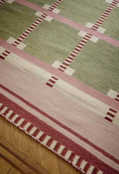 LAYERED Röllakan Hilma & Iris Ullmatta